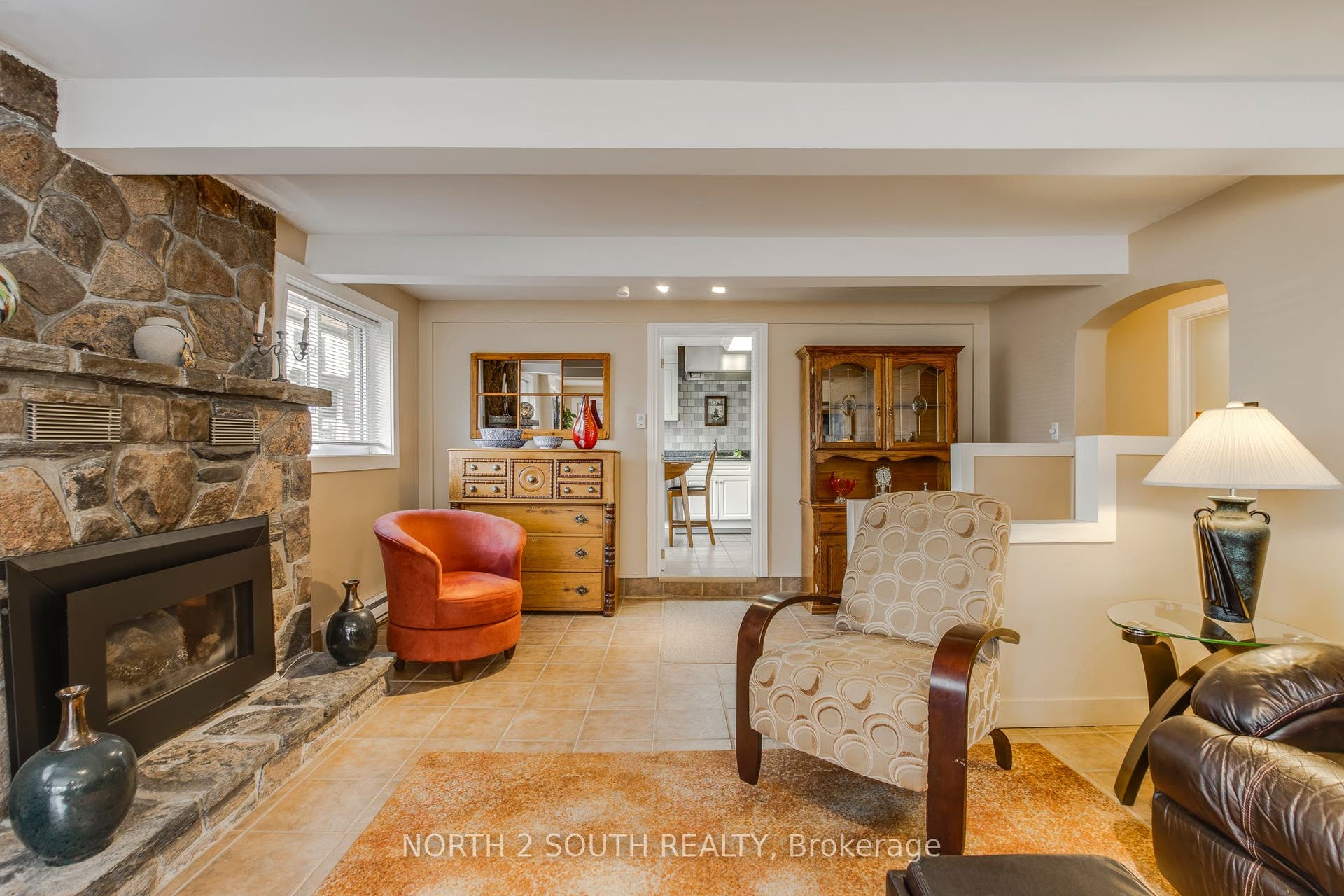 2512 Honey Harbour Road, Georgian Bay, Muskoka ON P0E 1E0 House Living Rm.