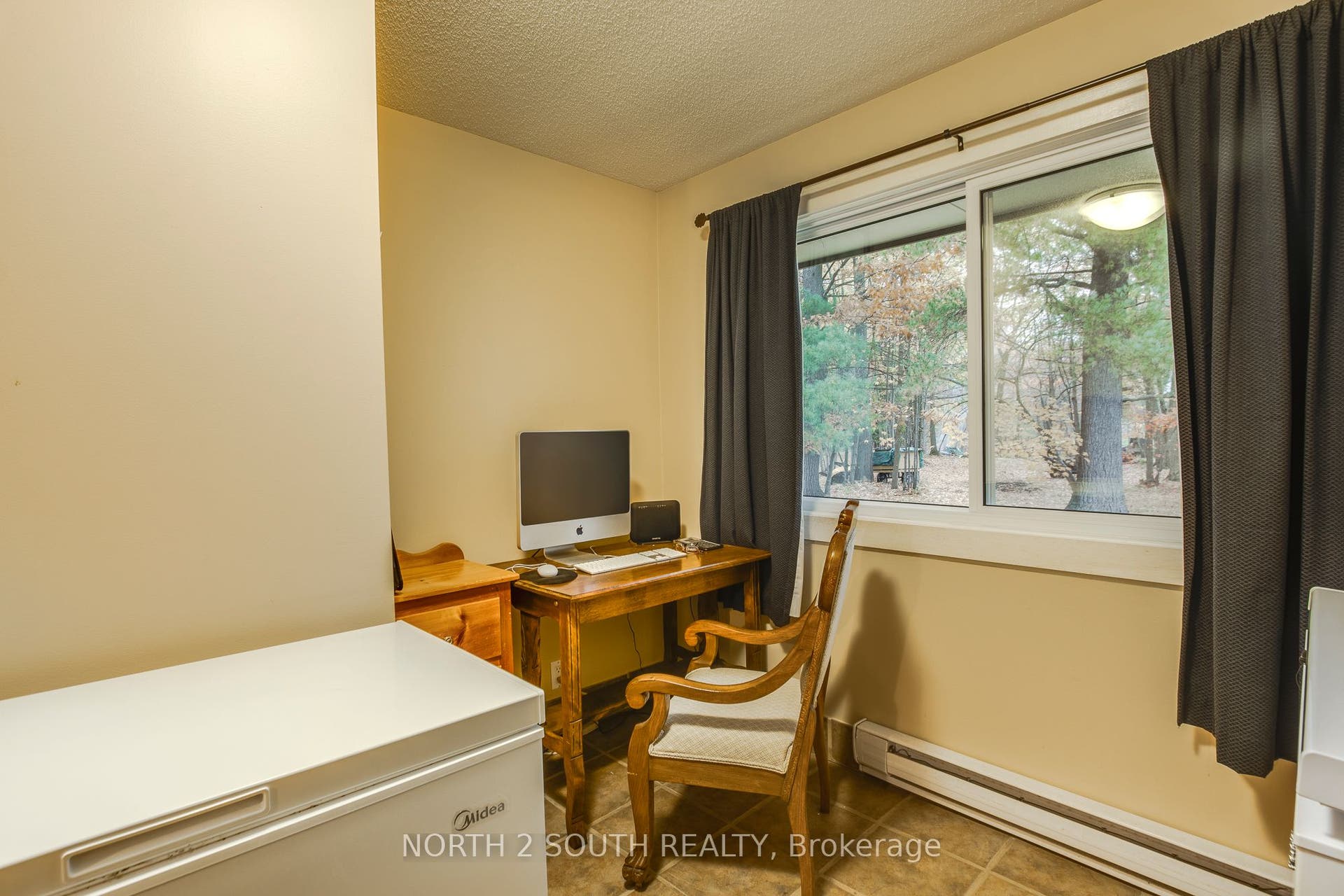 2512 Honey Harbour Road, Georgian Bay, Muskoka ON P0E 1E0 Bedroom 3/ Office