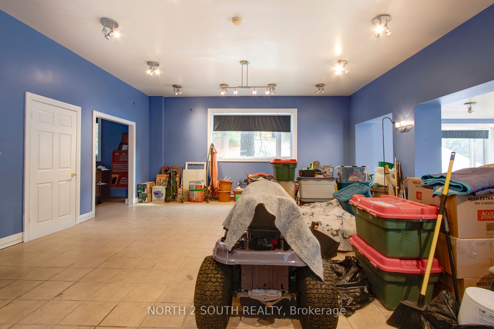 2512 Honey Harbour Road, Georgian Bay, Muskoka ON P0E 1E0 Shop Showroom