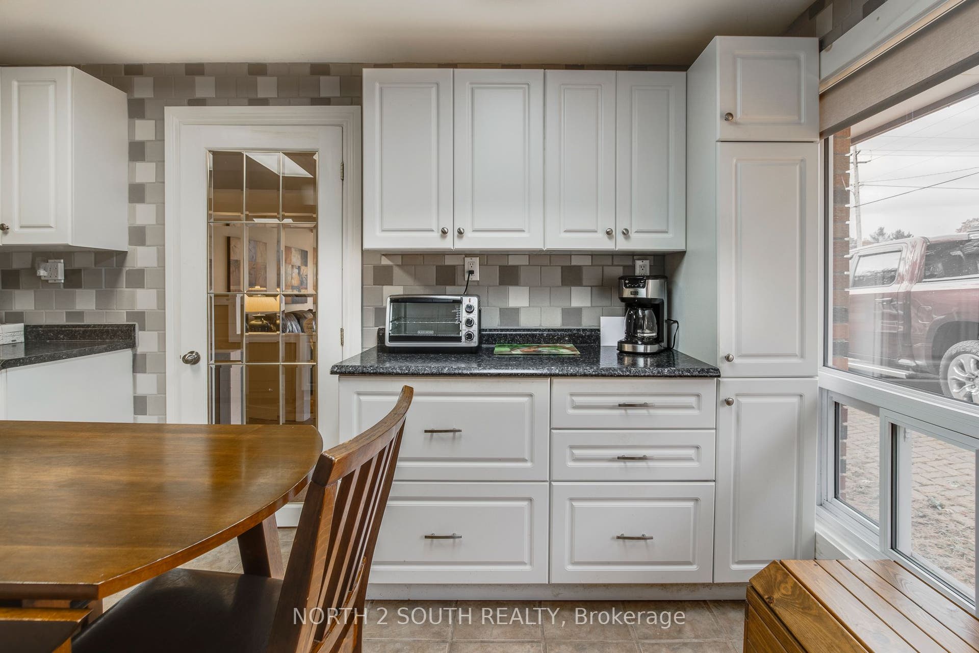 2512 Honey Harbour Road, Georgian Bay, Muskoka ON P0E 1E0 House Eat in Kitchen