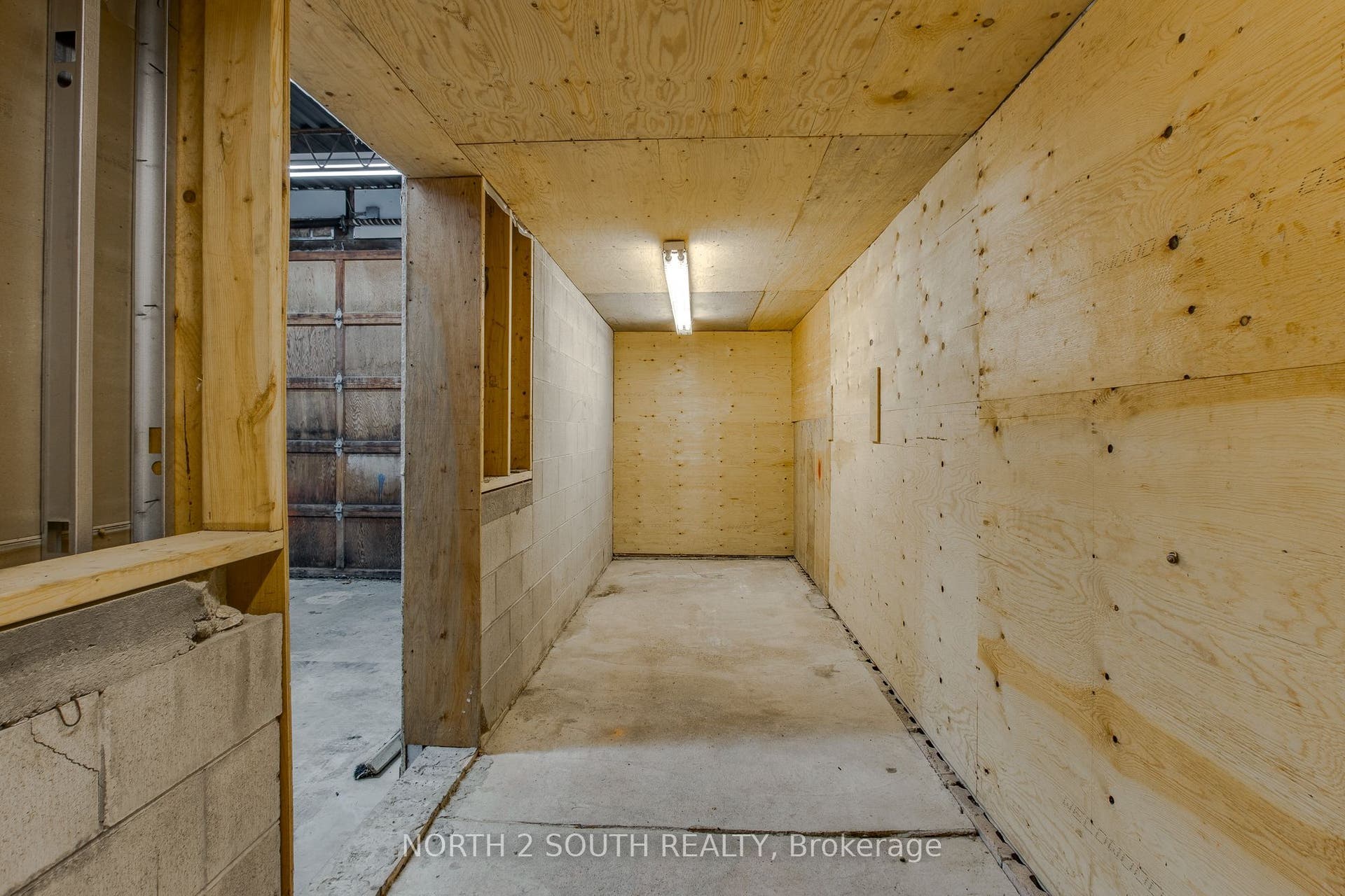 2512 Honey Harbour Road, Georgian Bay, Muskoka ON P0E 1E0 Storage area Shop