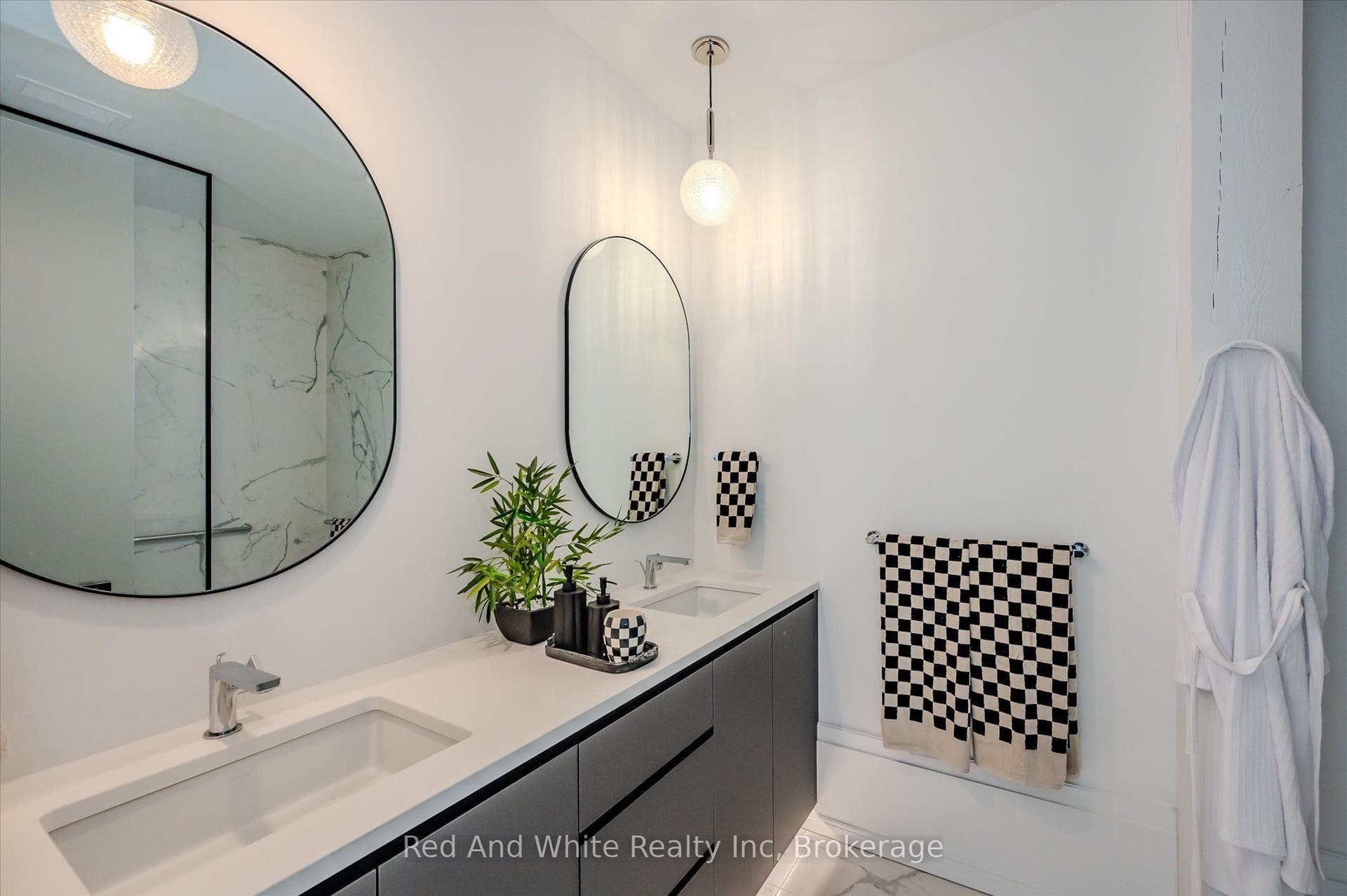 19 GUELPH Avenue, #308, Cambridge, Waterloo ON N3C 1A2 19 GUELPH Avenue, #308, Cambridge, Waterloo ON N3C 1A2