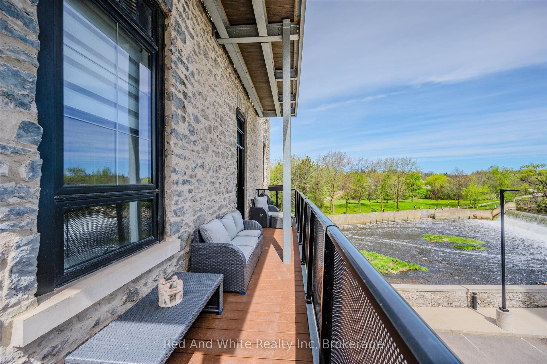 19 GUELPH Avenue, #308, Cambridge, Waterloo ON N3C 1A2 19 GUELPH Avenue, #308, Cambridge, Waterloo ON N3C 1A2