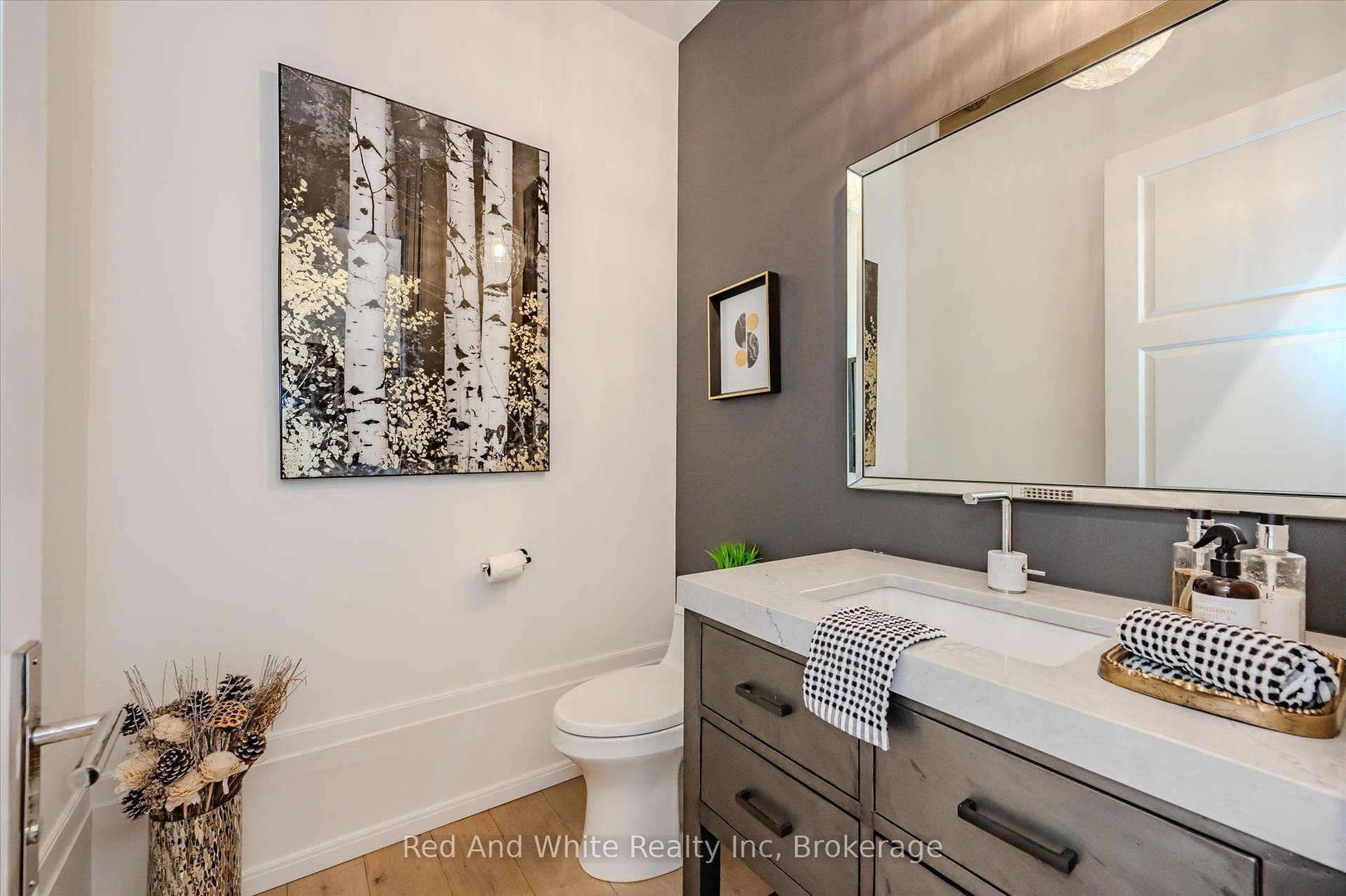 19 GUELPH Avenue, #308, Cambridge, Waterloo ON N3C 1A2 19 GUELPH Avenue, #308, Cambridge, Waterloo ON N3C 1A2