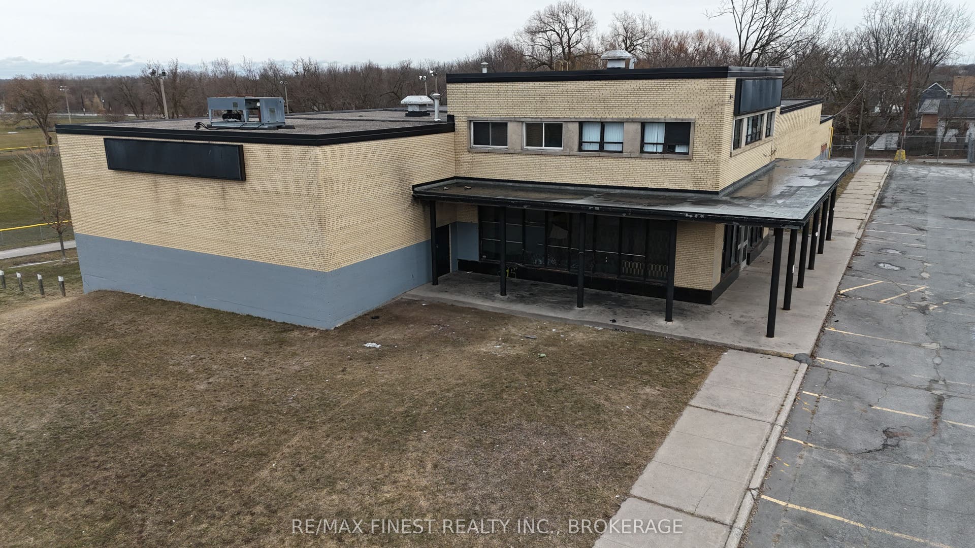 121 Cataraqui Street, Kingston, Frontenac ON K7K 1Z8 121 Cataraqui Street, Kingston, Frontenac ON K7K 1Z8