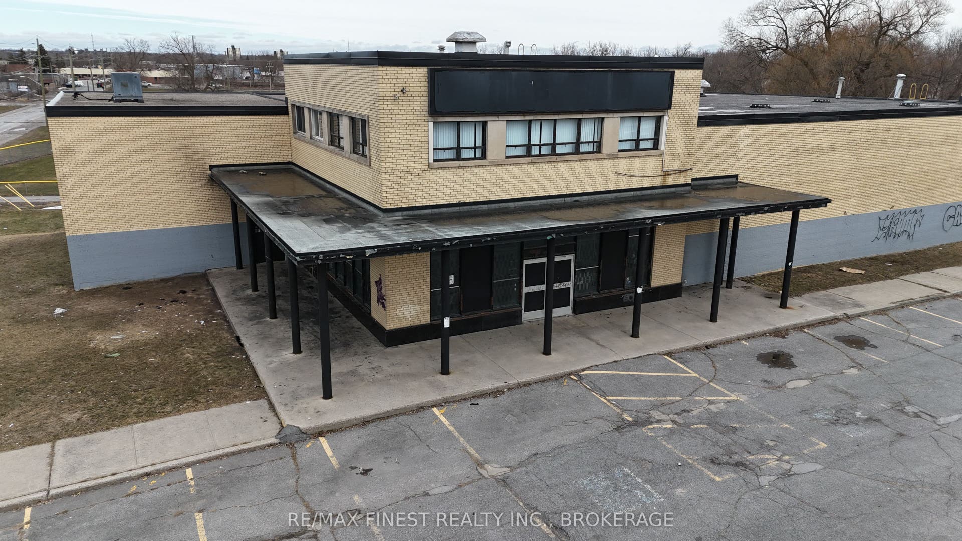 121 Cataraqui Street, Kingston, Frontenac ON K7K 1Z8 121 Cataraqui Street, Kingston, Frontenac ON K7K 1Z8