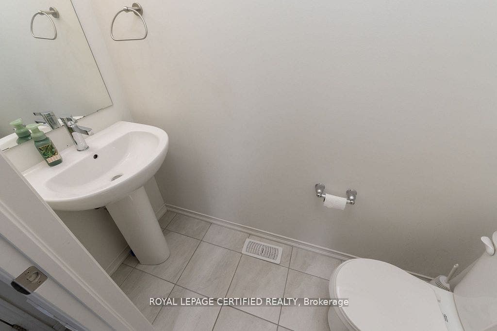 25 Elliot Street E, #2, Centre Wellington, Wellington ON N1M 0H6