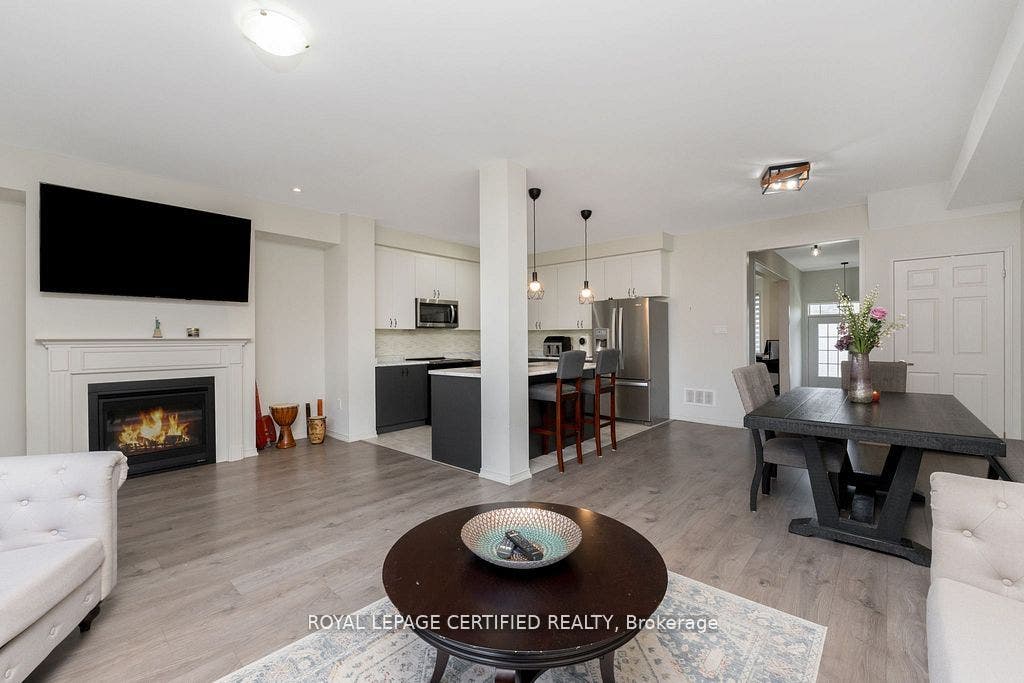 25 Elliot Street E, #2, Centre Wellington, Wellington ON N1M 0H6