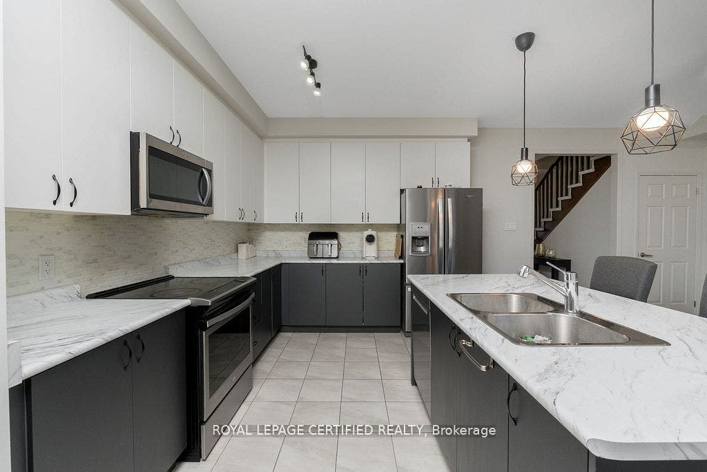 25 Elliot Street E, #2, Centre Wellington, Wellington ON N1M 0H6