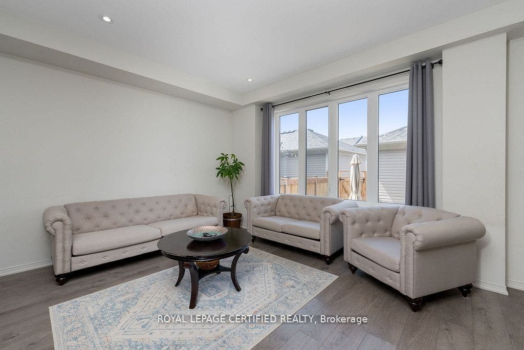 25 Elliot Street E, #2, Centre Wellington, Wellington ON N1M 0H6