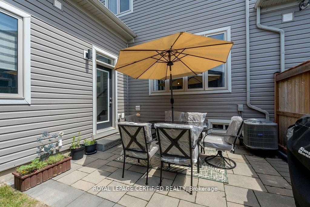 25 Elliot Street E, #2, Centre Wellington, Wellington ON N1M 0H6