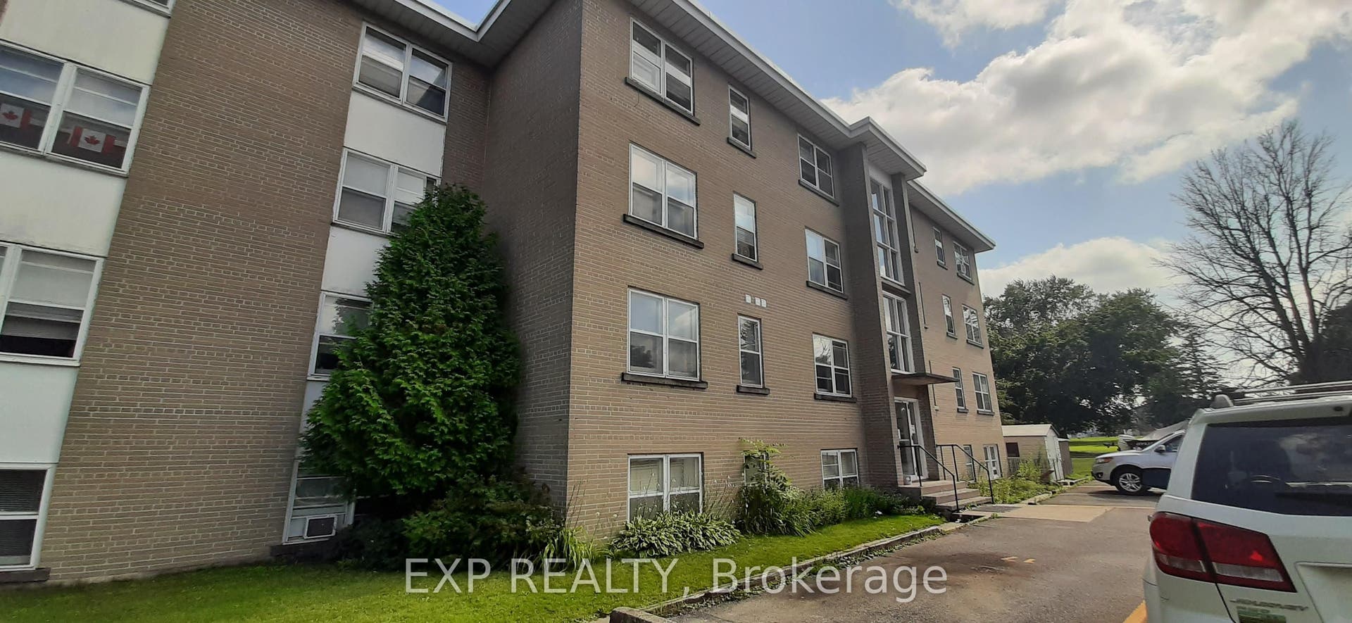 50 Central Avenue W, Brockville, Leeds And Grenville ON K6V 4N7