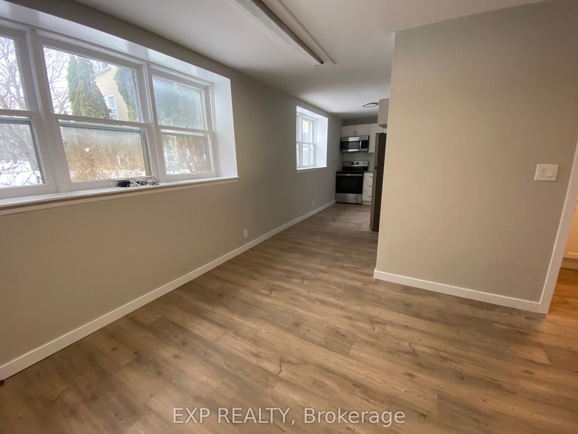 50 Central Avenue W, Brockville, Leeds And Grenville ON K6V 4N7