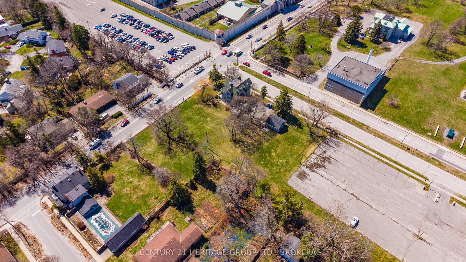 525 King Street W, Kingston, Frontenac ON K7L 2X4
