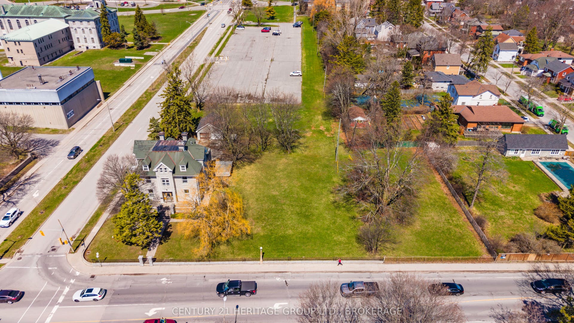 525 King Street W, Kingston, Frontenac ON K7L 2X4