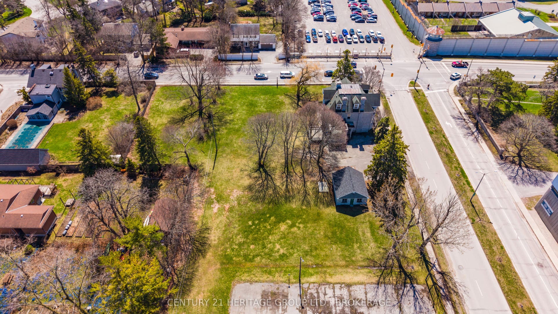 525 King Street W, Kingston, Frontenac ON K7L 2X4
