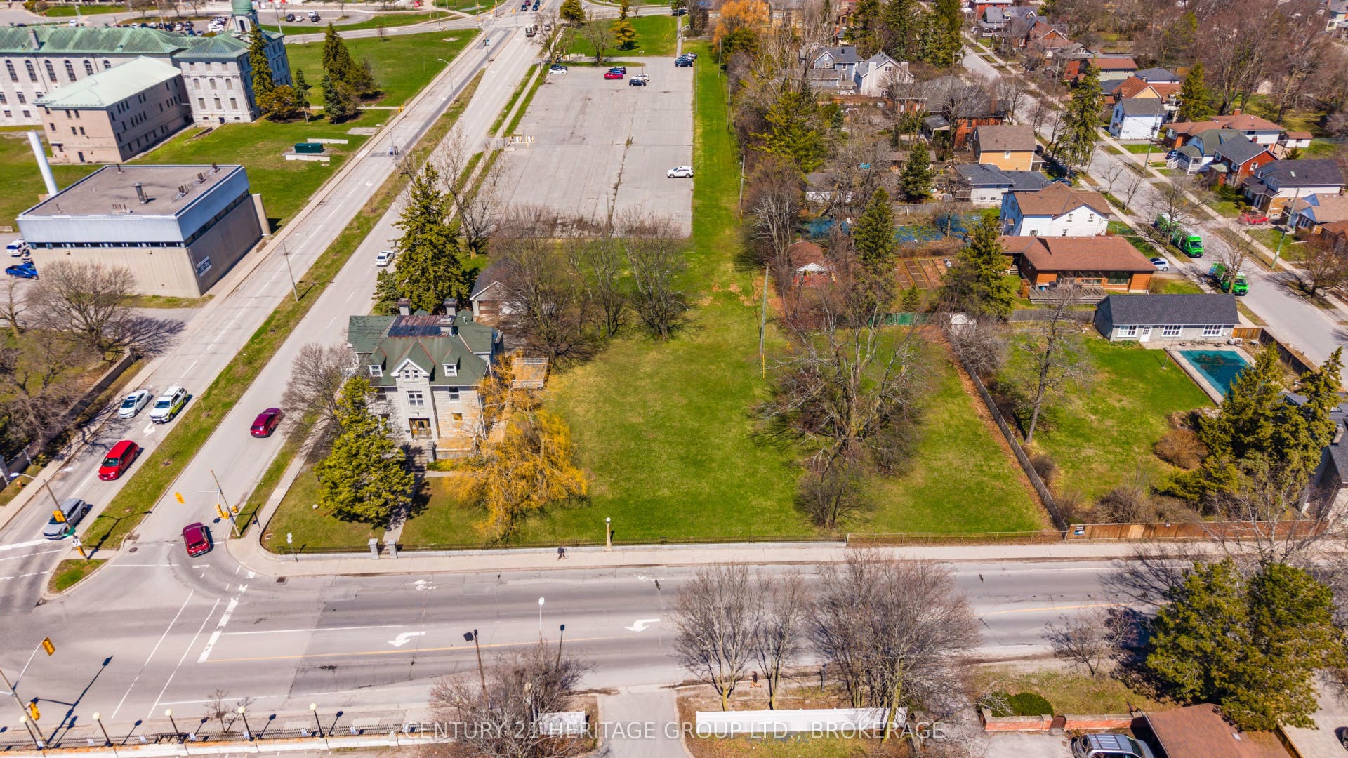 525 King Street W, Kingston, Frontenac ON K7L 2X4