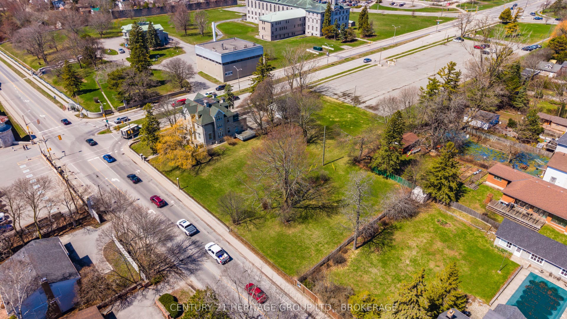 525 King Street W, Kingston, Frontenac ON K7L 2X4