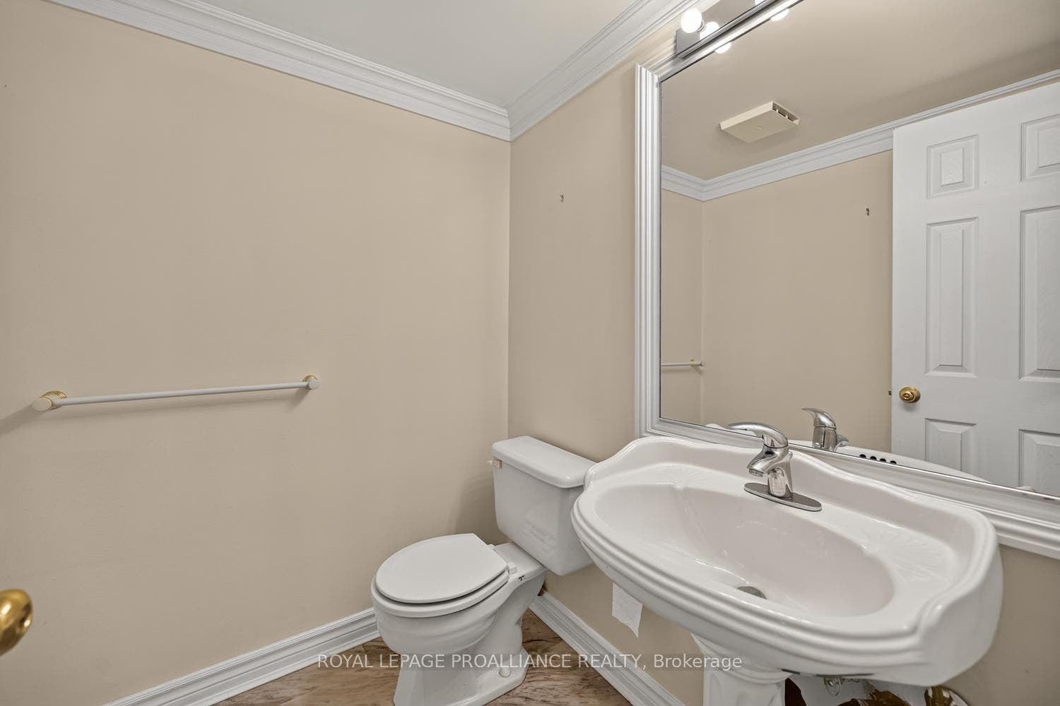 39 Country Club Place, Brockville, Leeds And Grenville ON K6V 6T8