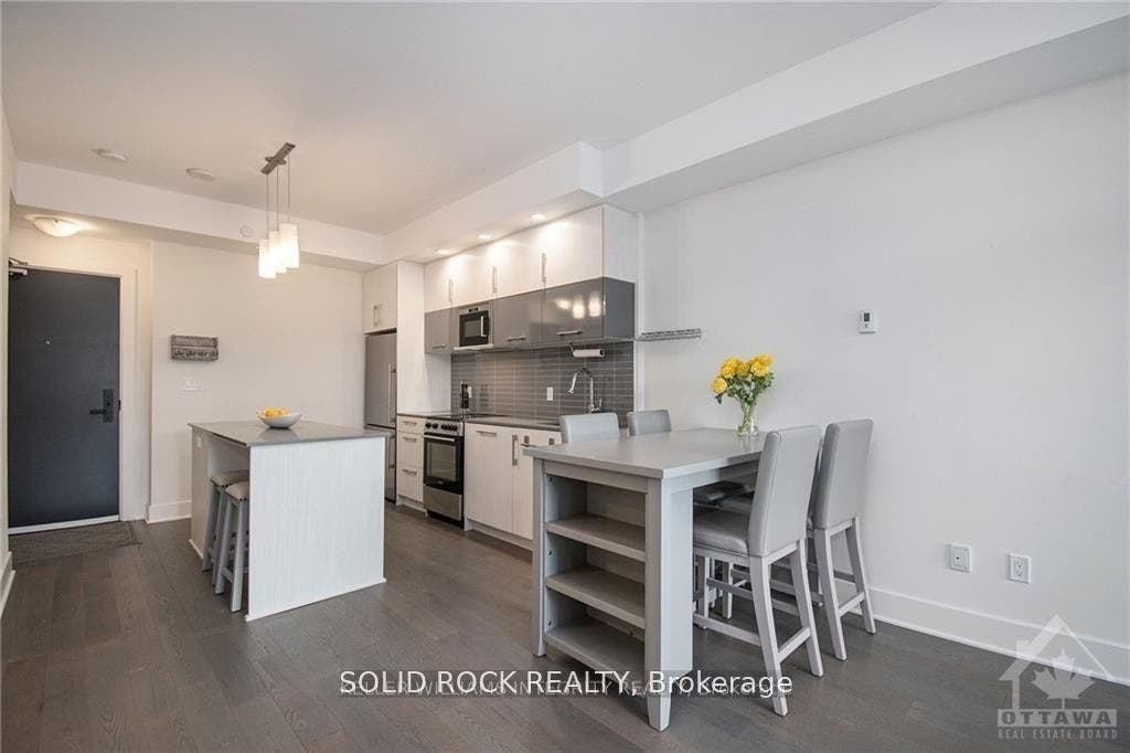 255 Bay Street, #213, Ottawa Centre, Ottawa ON K1R 5Z4 255 Bay Street, #213, Ottawa Centre, Ottawa ON K1R 5Z4