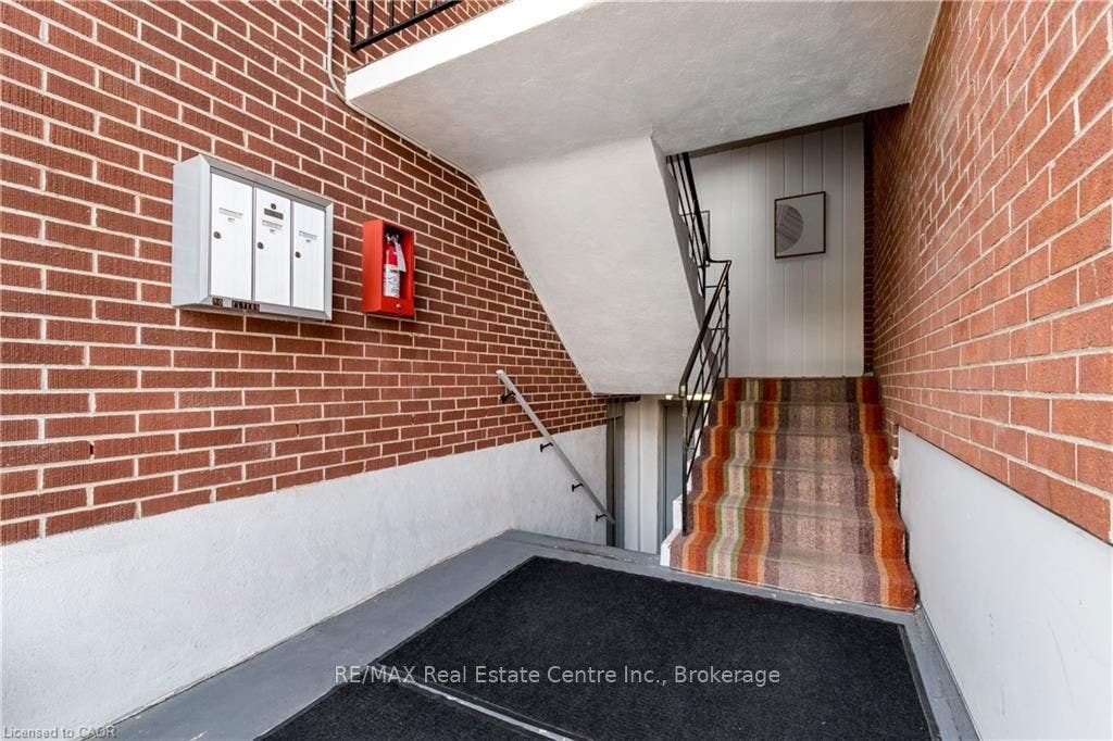 43 SIXTH Avenue, Kitchener, Waterloo ON N2C 1P9 43 SIXTH Avenue, Kitchener, Waterloo ON N2C 1P9