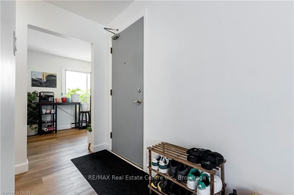 43 SIXTH Avenue, Kitchener, Waterloo ON N2C 1P9 43 SIXTH Avenue, Kitchener, Waterloo ON N2C 1P9