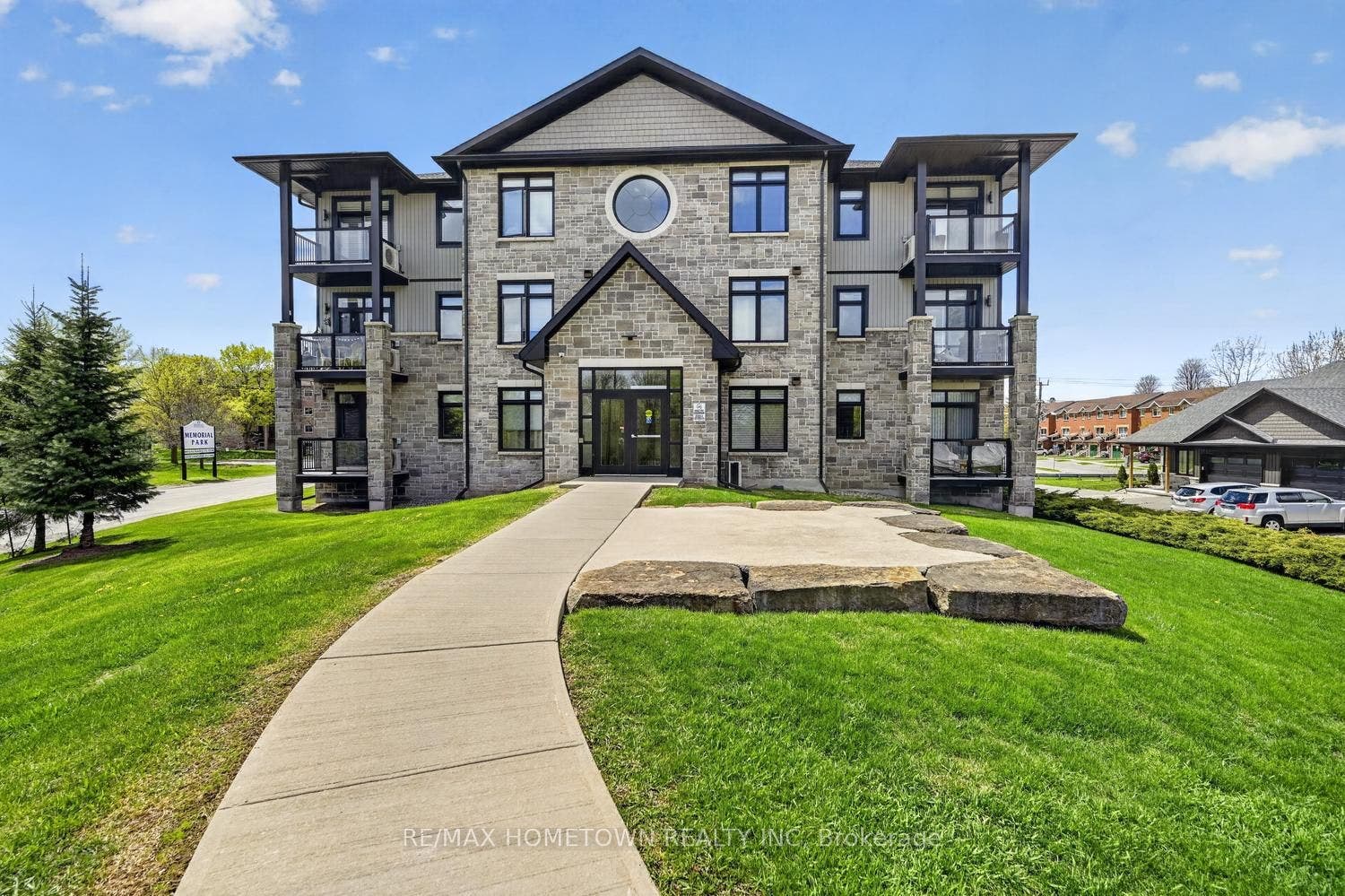 1109 Millwood Avenue, #101, Brockville, Leeds And Grenville ON K6V 0C7 back entrance