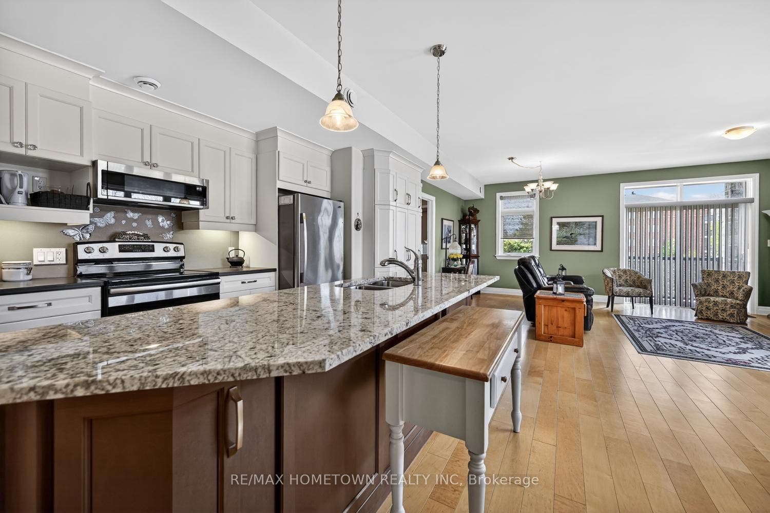 1109 Millwood Avenue, #101, Brockville, Leeds And Grenville ON K6V 0C7 Kitchen pensiula