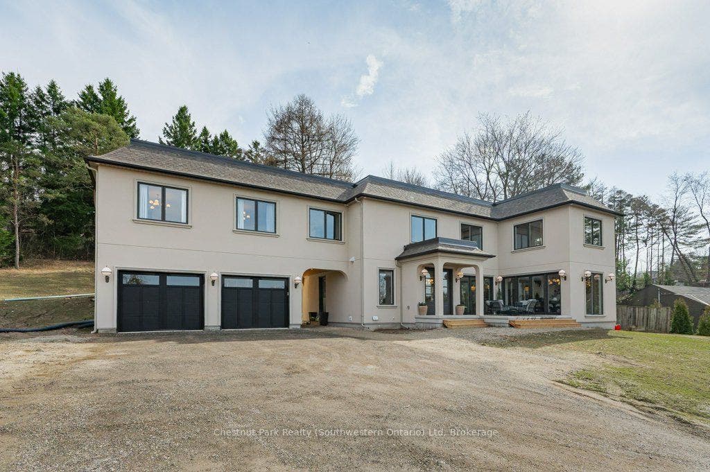 27 Vardon Drive, Guelph, Wellington ON N1G 1W8 Detached 2-car garage with a rare lower-level room