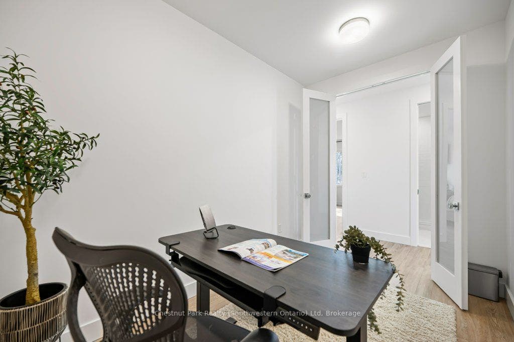 27 Vardon Drive, Guelph, Wellington ON N1G 1W8 27 Vardon Drive, Guelph, Wellington ON N1G 1W8