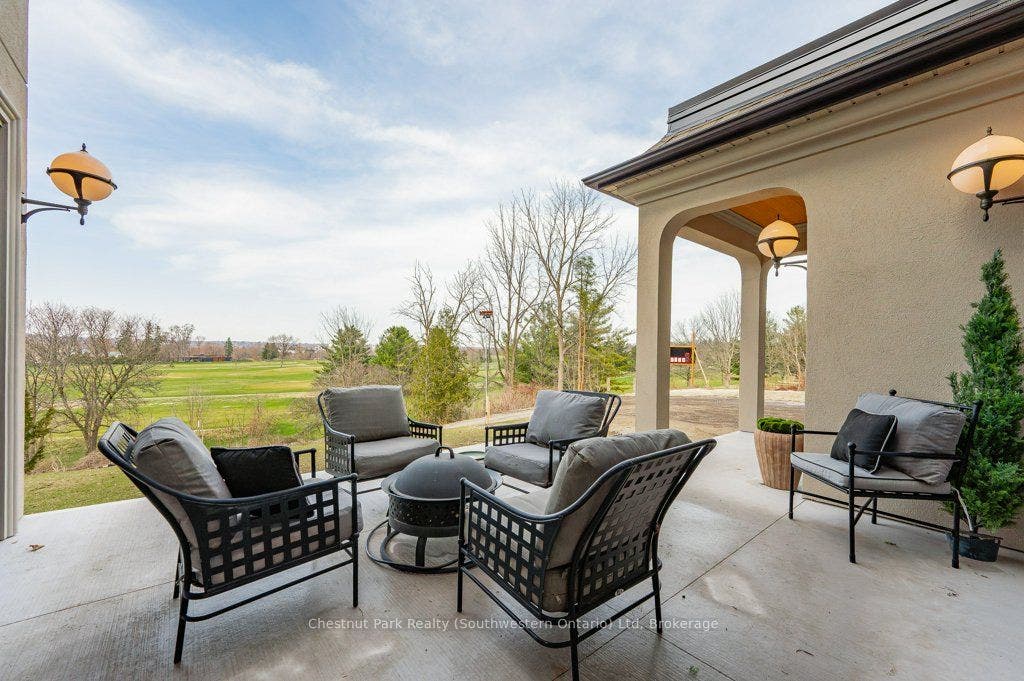 27 Vardon Drive, Guelph, Wellington ON N1G 1W8 Front patio