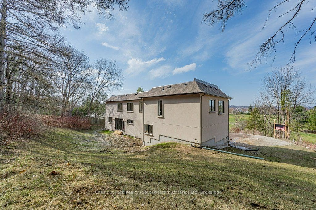 27 Vardon Drive, Guelph, Wellington ON N1G 1W8 27 Vardon Drive, Guelph, Wellington ON N1G 1W8