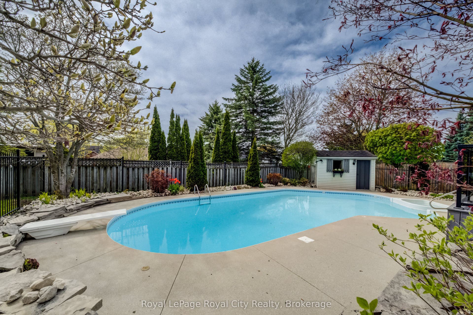 15 Joann Crescent, Centre Wellington, Wellington ON N0B 1S0 15 Joann Crescent, Centre Wellington, Wellington ON N0B 1S0