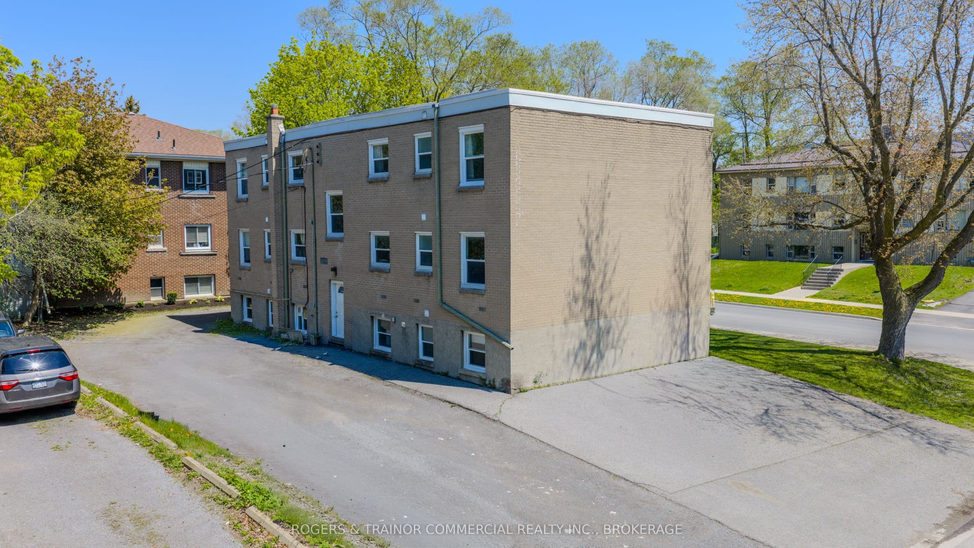 304 Yonge Street, Kingston, Frontenac ON K7M 1G7