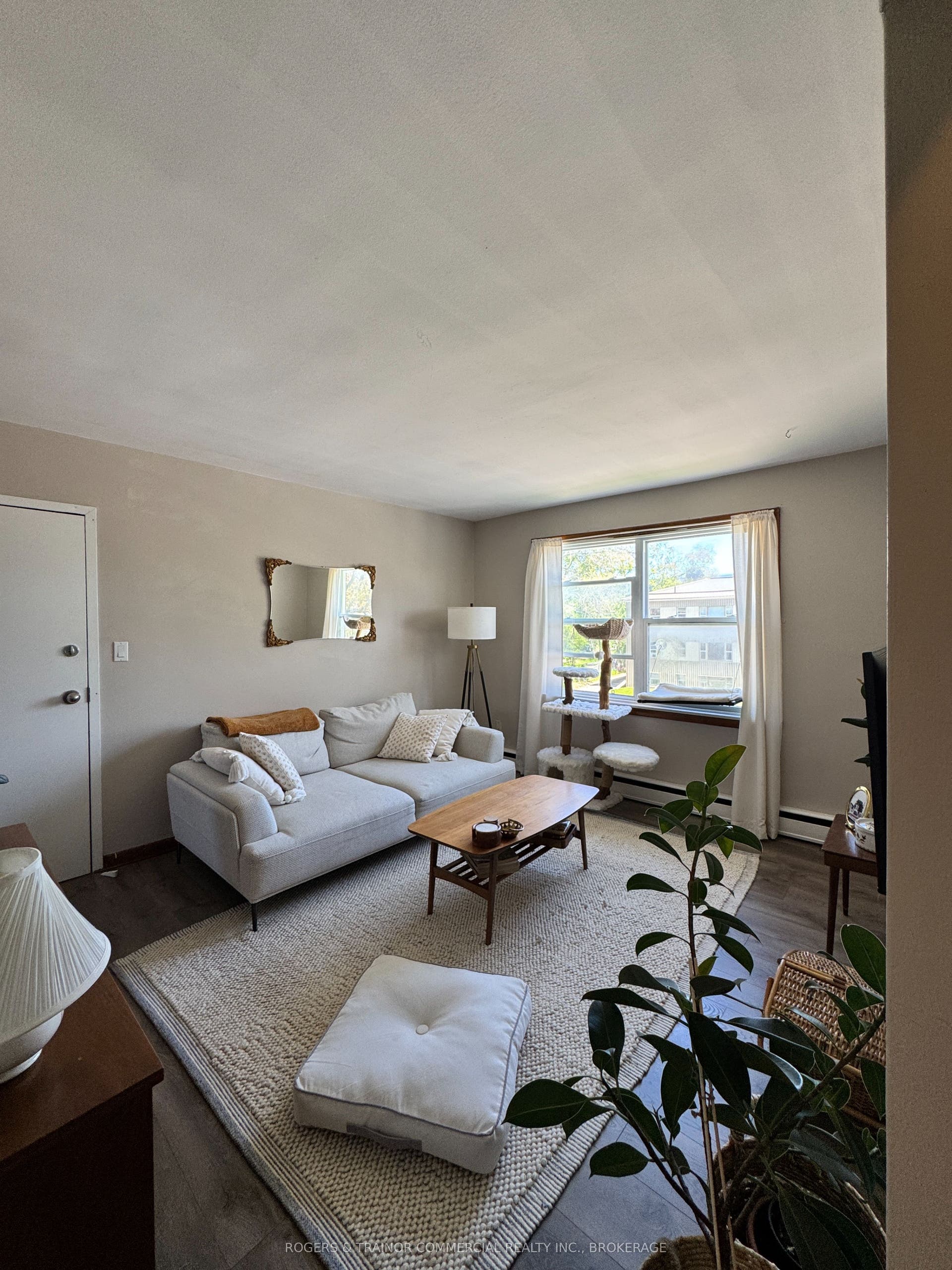 304 Yonge Street, Kingston, Frontenac ON K7M 1G7