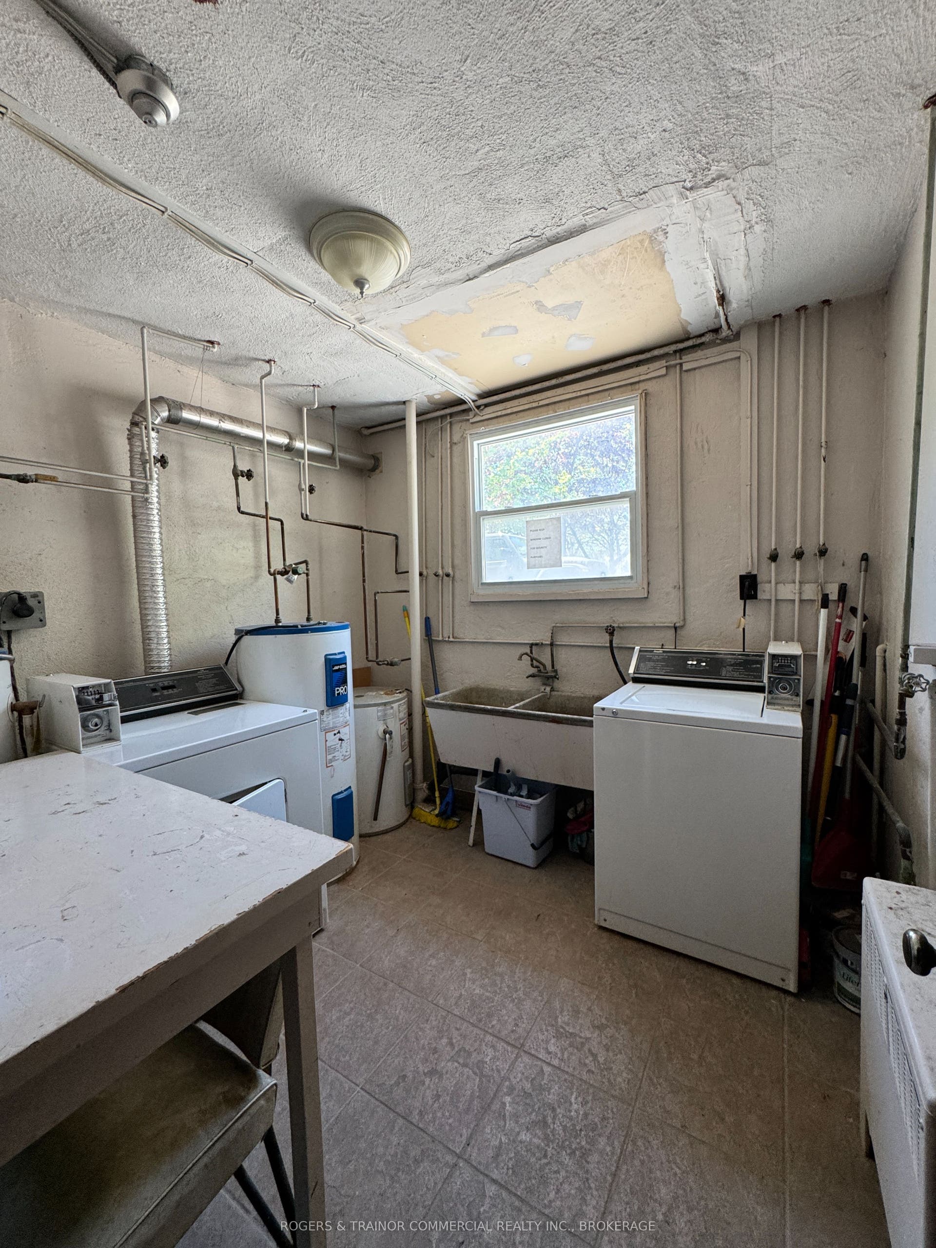 304 Yonge Street, Kingston, Frontenac ON K7M 1G7