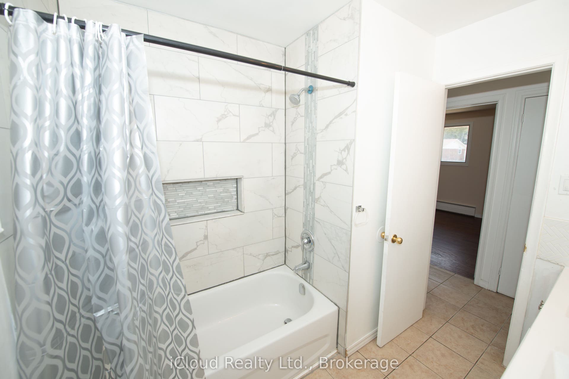 536 Glen Forrest Boulevard, Waterloo, Waterloo ON N2L 4J2 536 Glen Forrest Boulevard, Waterloo, Waterloo ON N2L 4J2