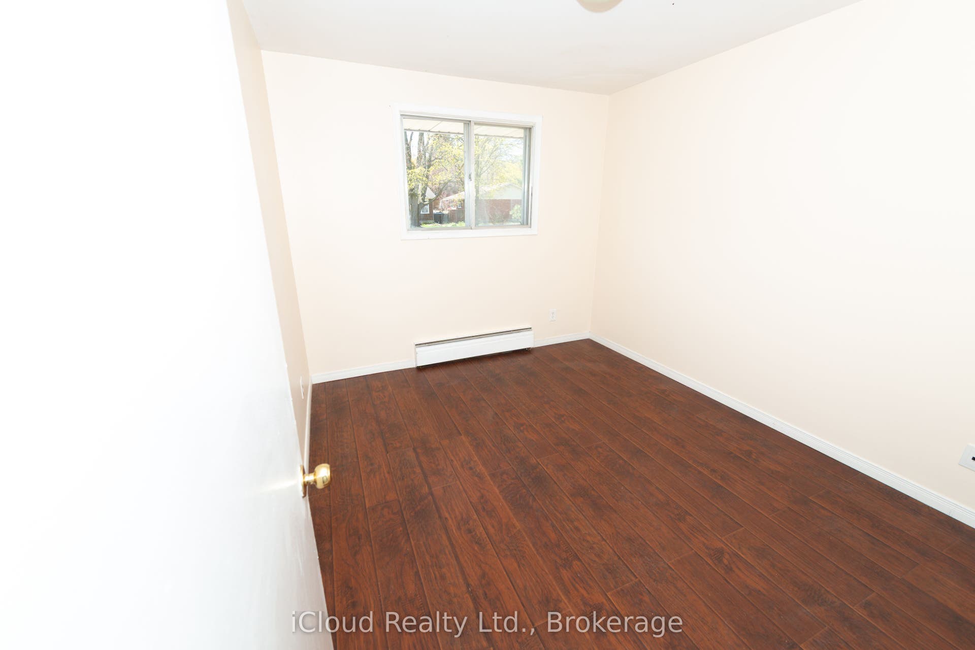 536 Glen Forrest Boulevard, Waterloo, Waterloo ON N2L 4J2 Bedroom 2