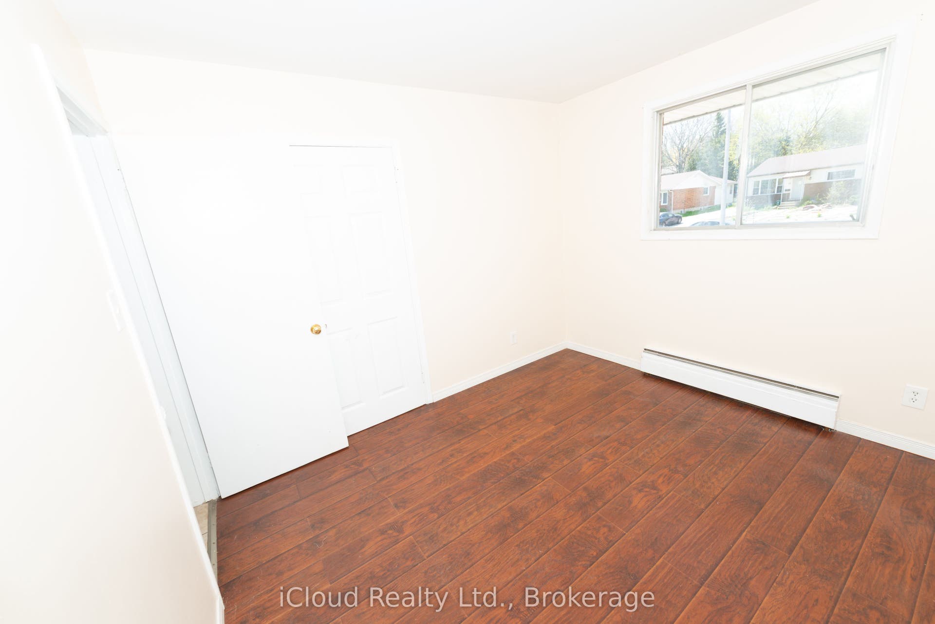 536 Glen Forrest Boulevard, Waterloo, Waterloo ON N2L 4J2 Bedroom 1