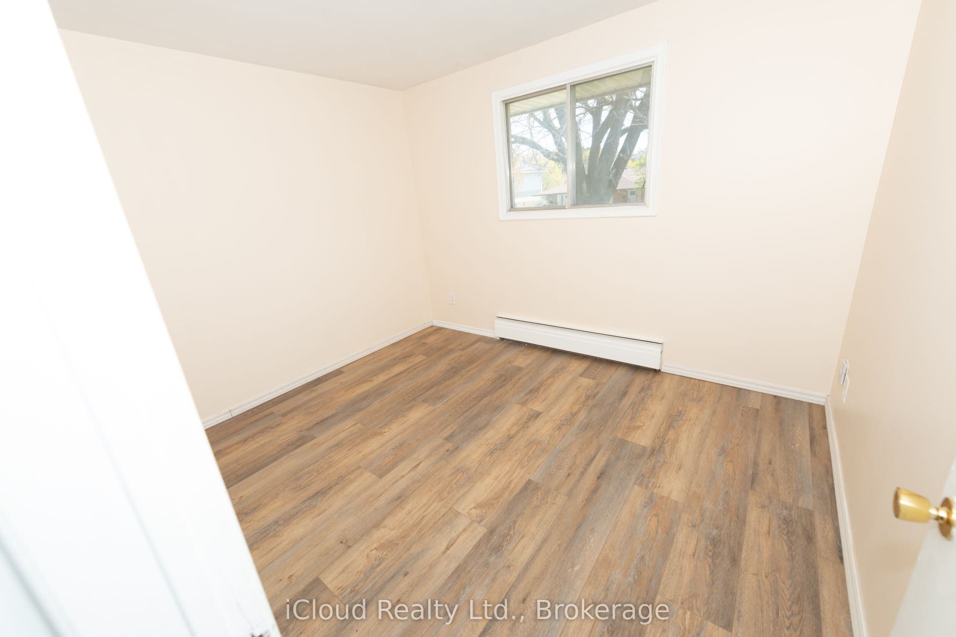 536 Glen Forrest Boulevard, Waterloo, Waterloo ON N2L 4J2 Bedroom 4