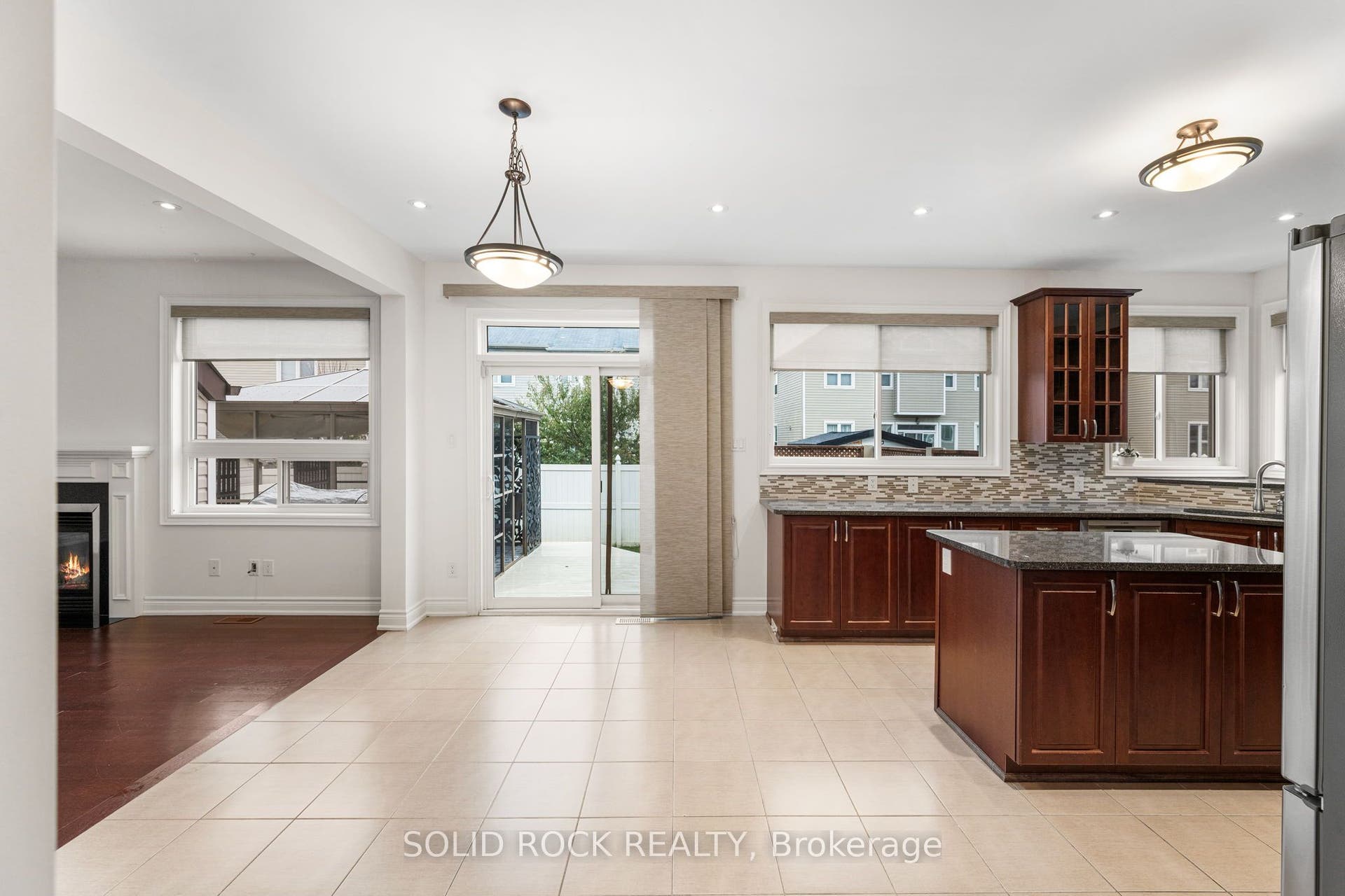 347 Bamburgh Way, Barrhaven, Ottawa ON K2J 5R1 347 Bamburgh Way, Barrhaven, Ottawa ON K2J 5R1
