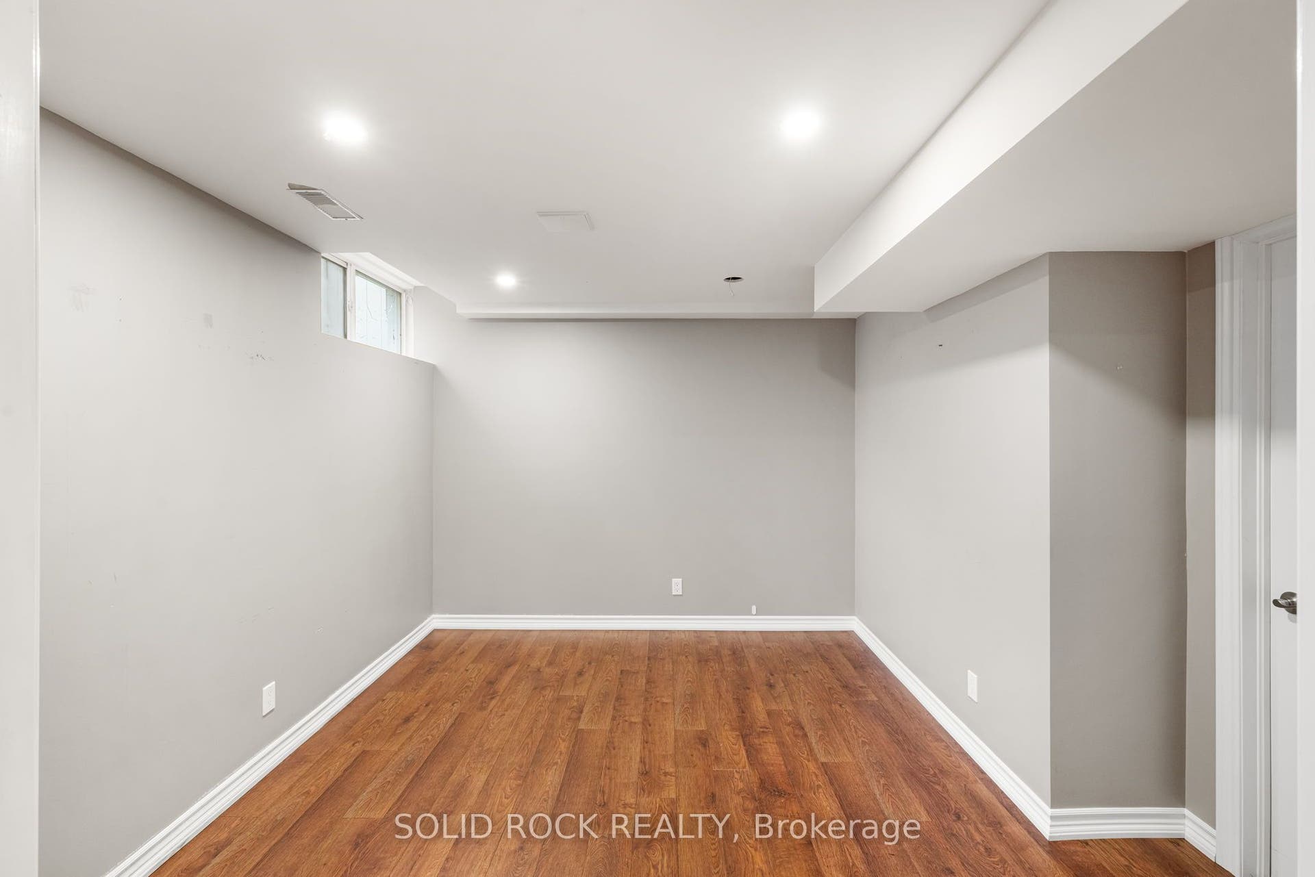 347 Bamburgh Way, Barrhaven, Ottawa ON K2J 5R1 347 Bamburgh Way, Barrhaven, Ottawa ON K2J 5R1