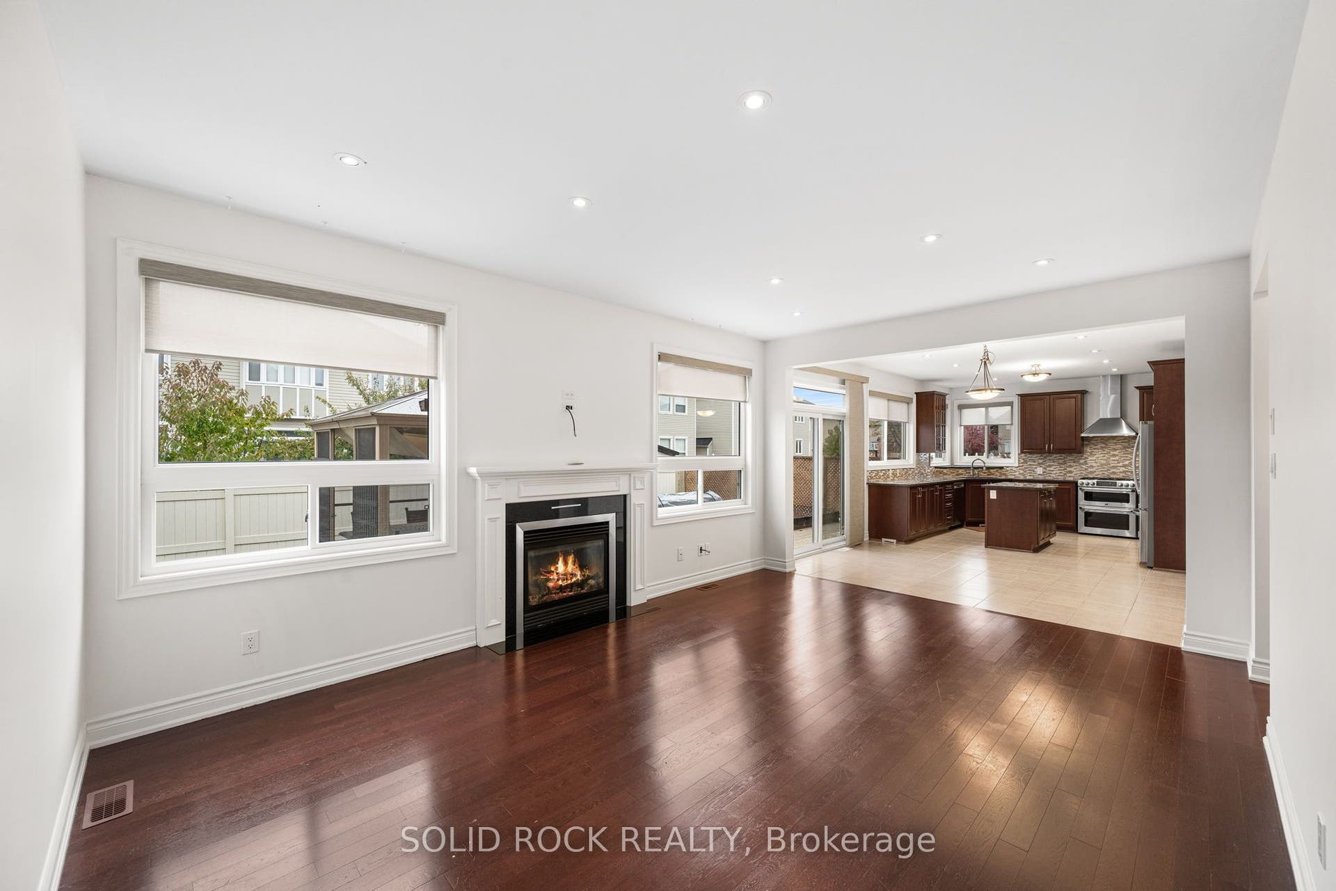 347 Bamburgh Way, Barrhaven, Ottawa ON K2J 5R1 347 Bamburgh Way, Barrhaven, Ottawa ON K2J 5R1