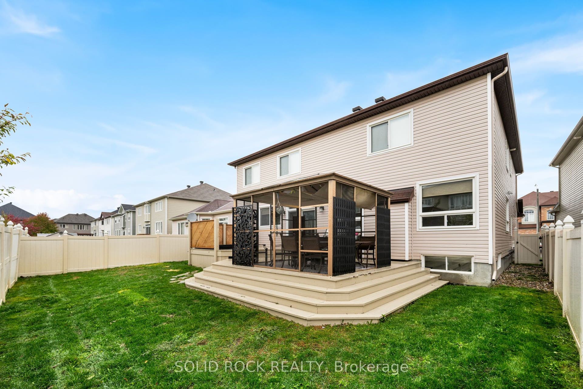 347 Bamburgh Way, Barrhaven, Ottawa ON K2J 5R1 347 Bamburgh Way, Barrhaven, Ottawa ON K2J 5R1