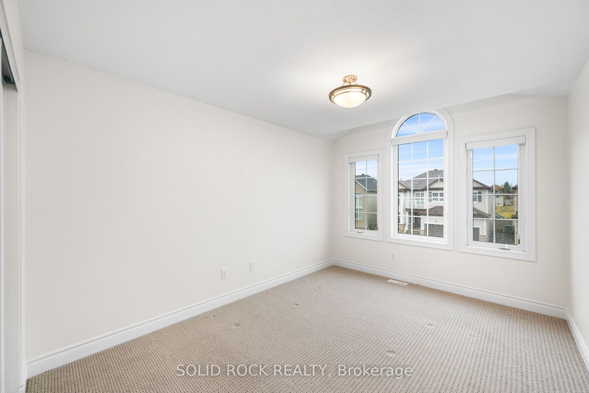 347 Bamburgh Way, Barrhaven, Ottawa ON K2J 5R1 347 Bamburgh Way, Barrhaven, Ottawa ON K2J 5R1