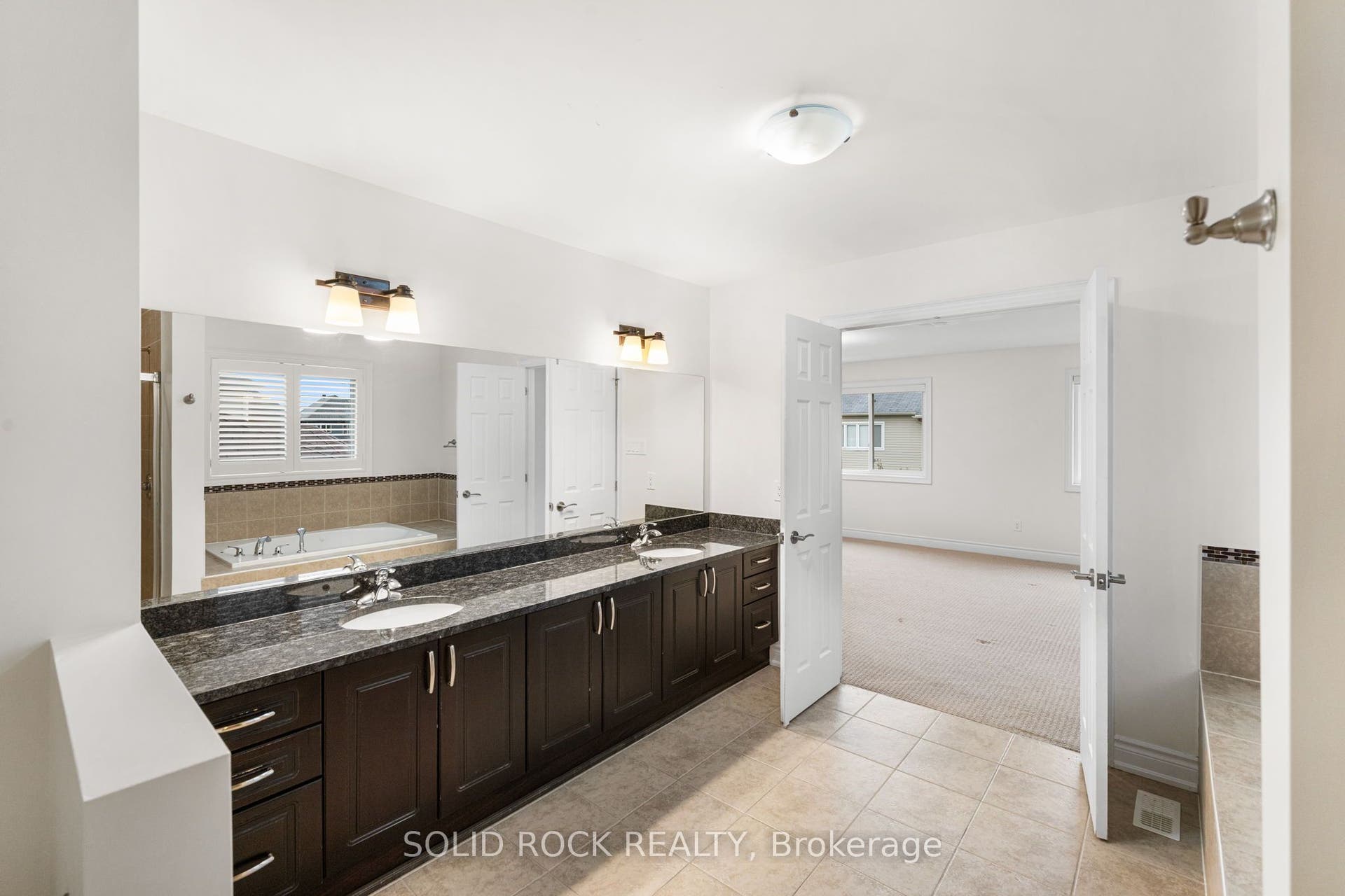347 Bamburgh Way, Barrhaven, Ottawa ON K2J 5R1 347 Bamburgh Way, Barrhaven, Ottawa ON K2J 5R1