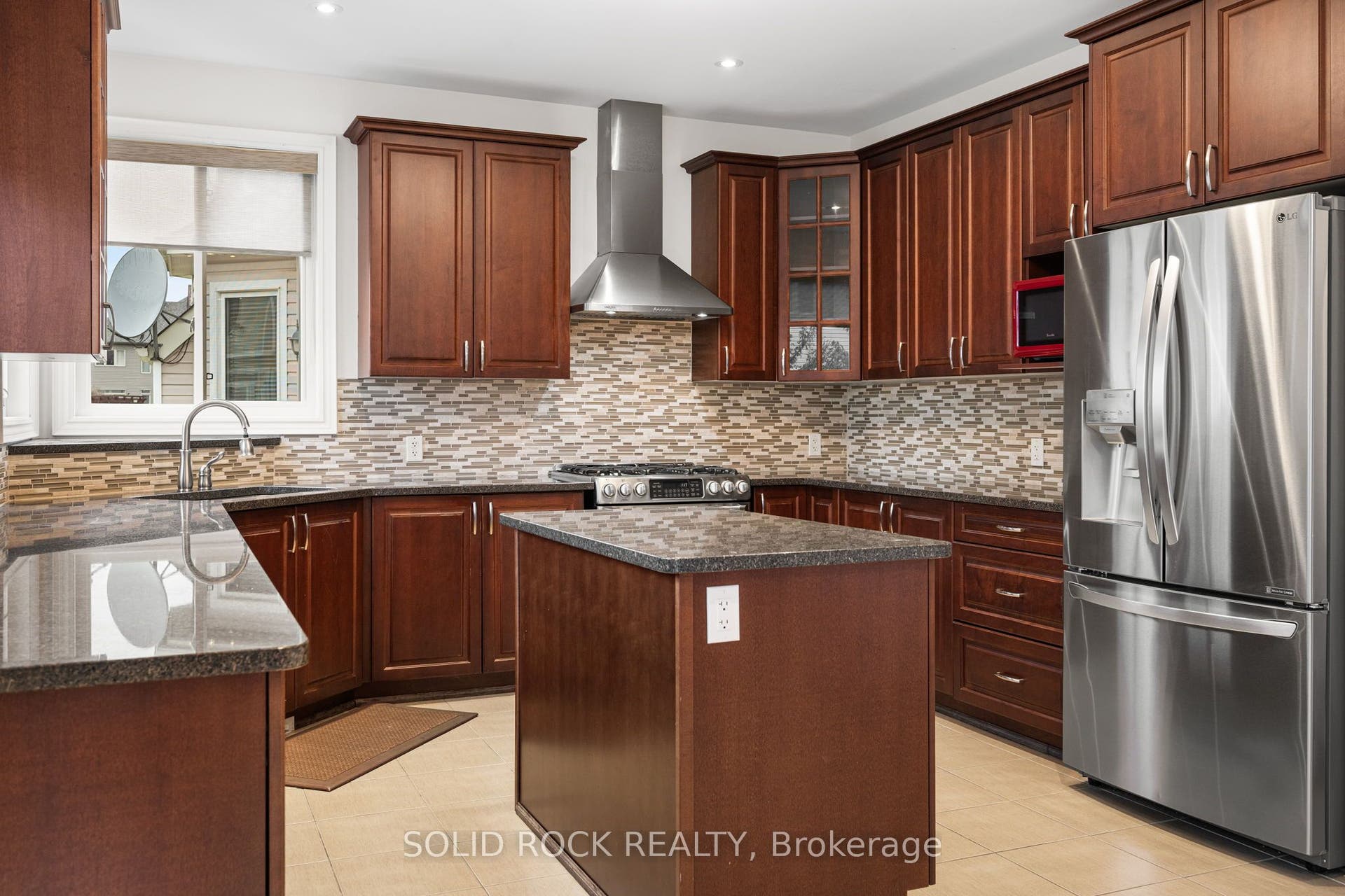 347 Bamburgh Way, Barrhaven, Ottawa ON K2J 5R1 347 Bamburgh Way, Barrhaven, Ottawa ON K2J 5R1