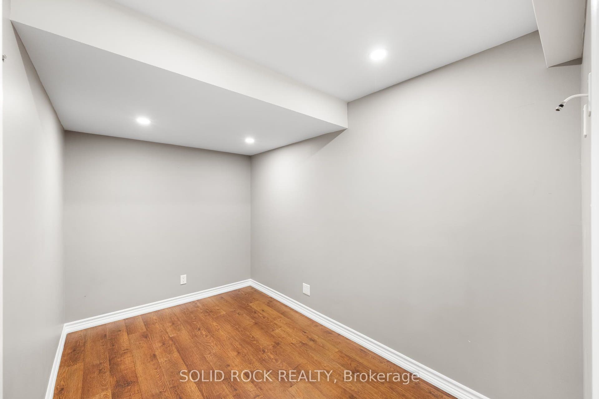 347 Bamburgh Way, Barrhaven, Ottawa ON K2J 5R1 347 Bamburgh Way, Barrhaven, Ottawa ON K2J 5R1