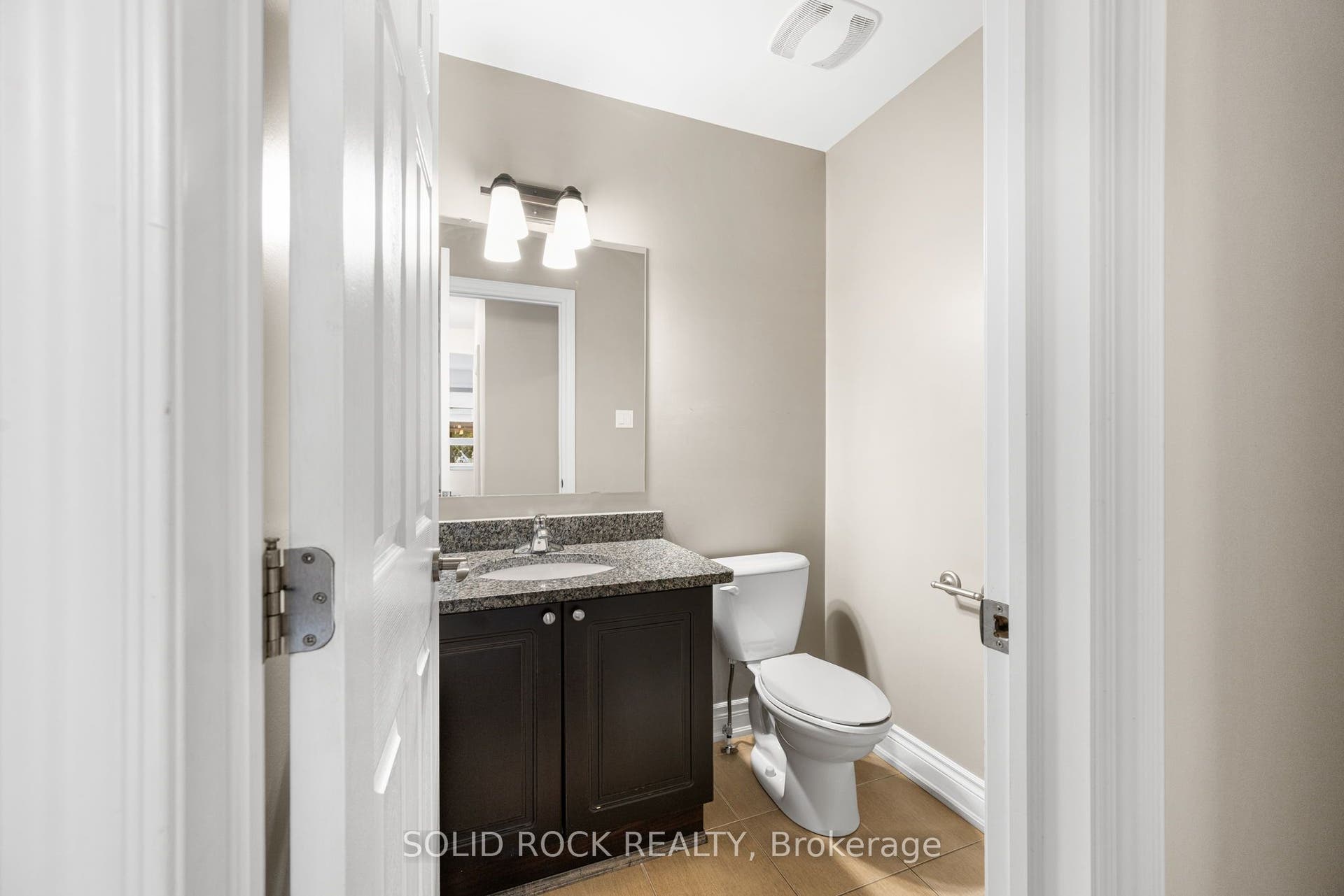 347 Bamburgh Way, Barrhaven, Ottawa ON K2J 5R1 347 Bamburgh Way, Barrhaven, Ottawa ON K2J 5R1