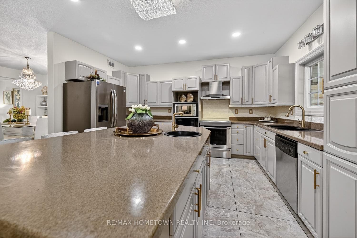 1020 Crestwood Drive, Brockville, Leeds And Grenville ON K6V 7N1 1020 Crestwood Drive, Brockville, Leeds And Grenville ON K6V 7N1